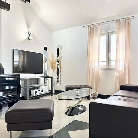 Villa Andrijana - Exclusively Yours - Family Getaway With Private Pool Kaštela Exterior foto