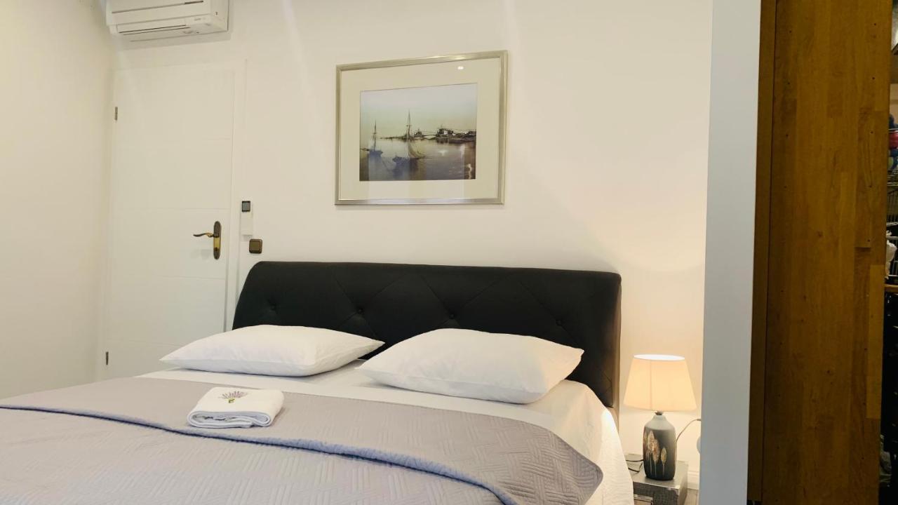 Villa Andrijana - Exclusively Yours - Family Getaway With Private Pool Kaštela Exterior foto